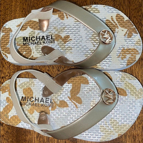 Michael Kors toddler sandals - Picture 3 of 6